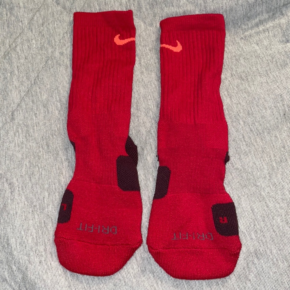 Women’s Nike elites
